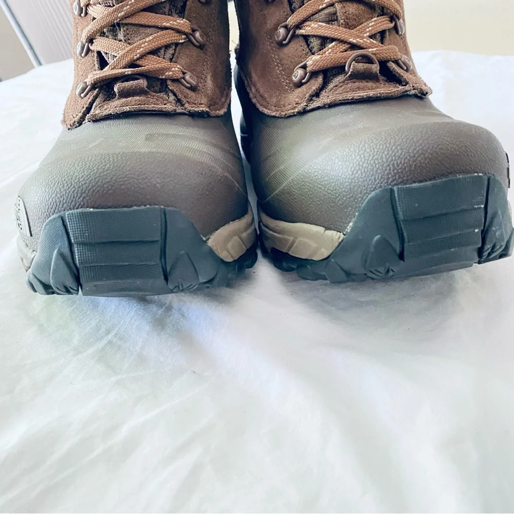 THE NORTH FACE Chilkat III Boots Brown Suede Lug Winter Snow Rain Waterproof